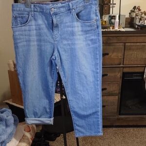Eddie Bauer Light Wash Cropped Jeans